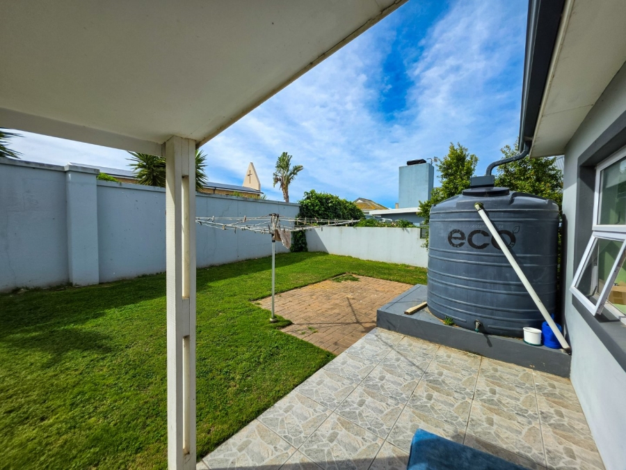 3 Bedroom Property for Sale in Stilbaai Wes Western Cape